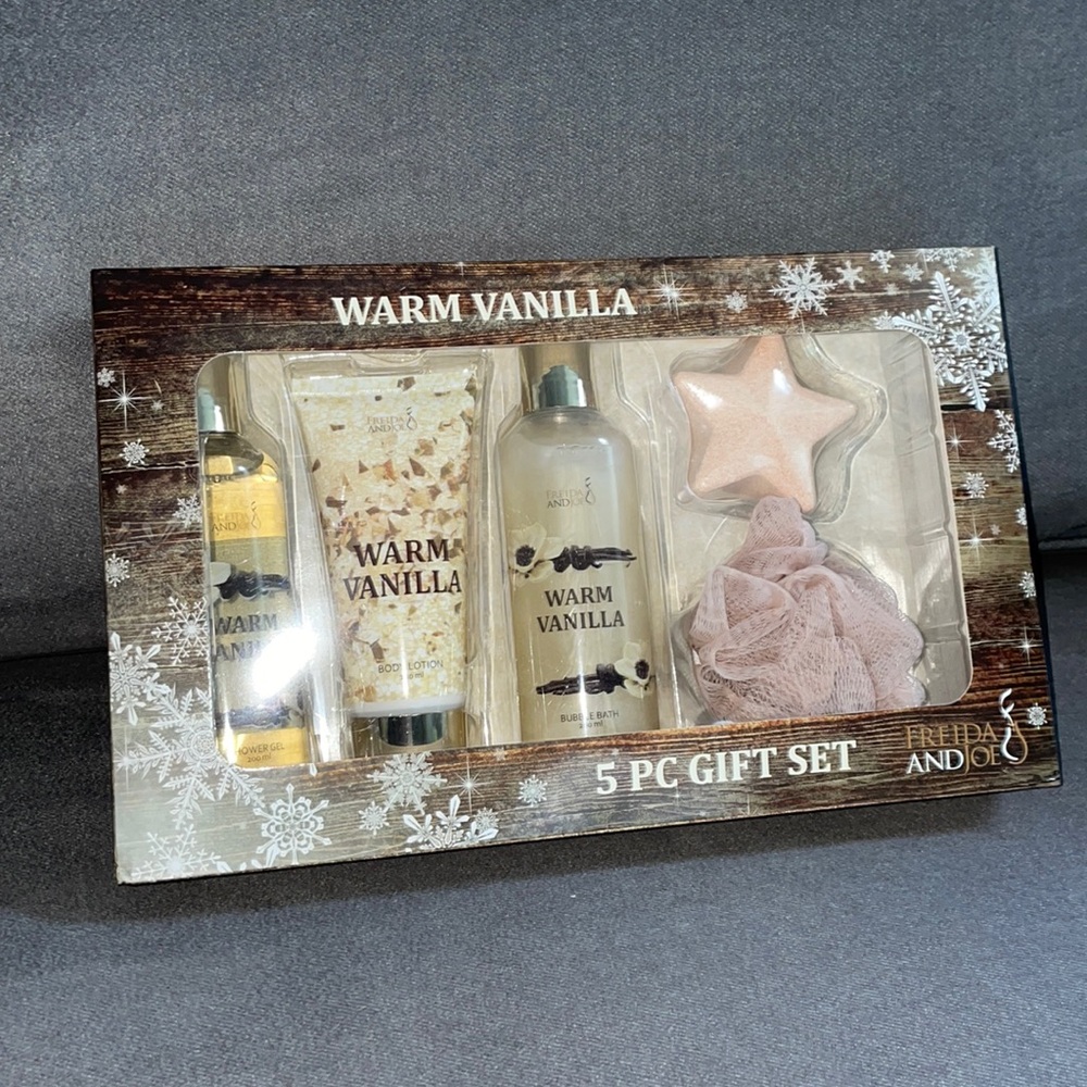 NWT.  5 piece gift set.  Warm Vanilla.